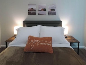 3 habitaciones, escritorio, tabla de planchar con plancha y wifi