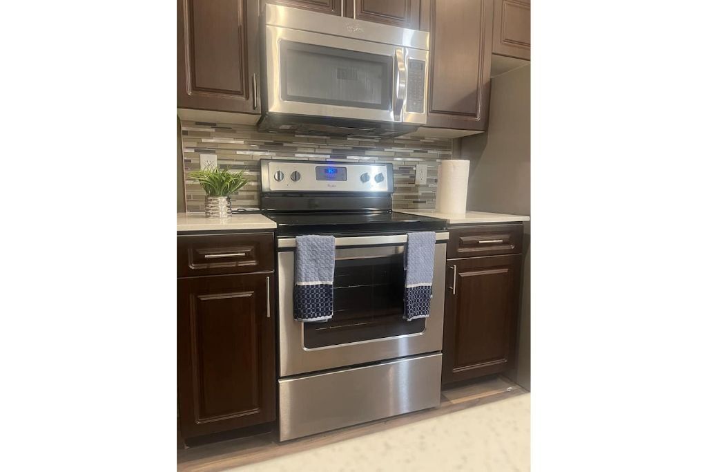 The Domain, Austin, TX - 1BR, 2 beds - near shopping center/bars/restaurants etc