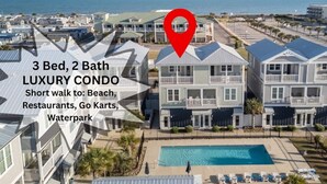 Condominio de lujo de 3 habitaciones y 2 baños con piscina, cerca de una playa y del frente marítimo.