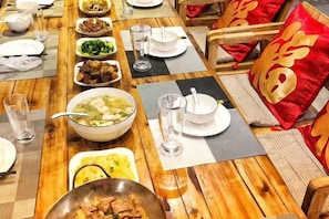 Unclassified image, 5 of 148, button - Yanshe Inn (Huangshan City)