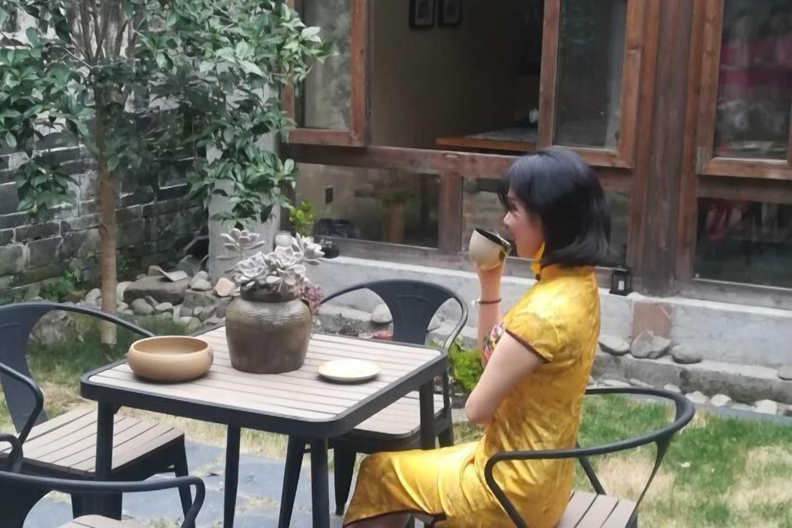 تناول الطعام بالخارج