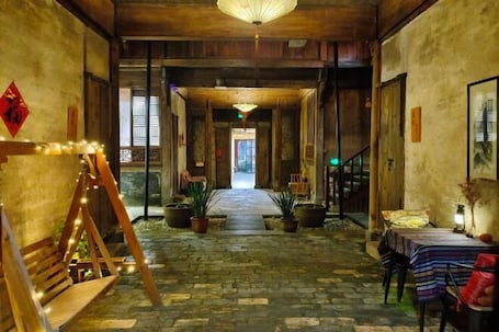 Interior. Yanshe Inn