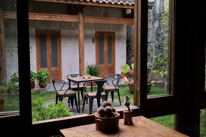 Unclassified image, 3 of 148, button - Yanshe Inn (Huangshan City)