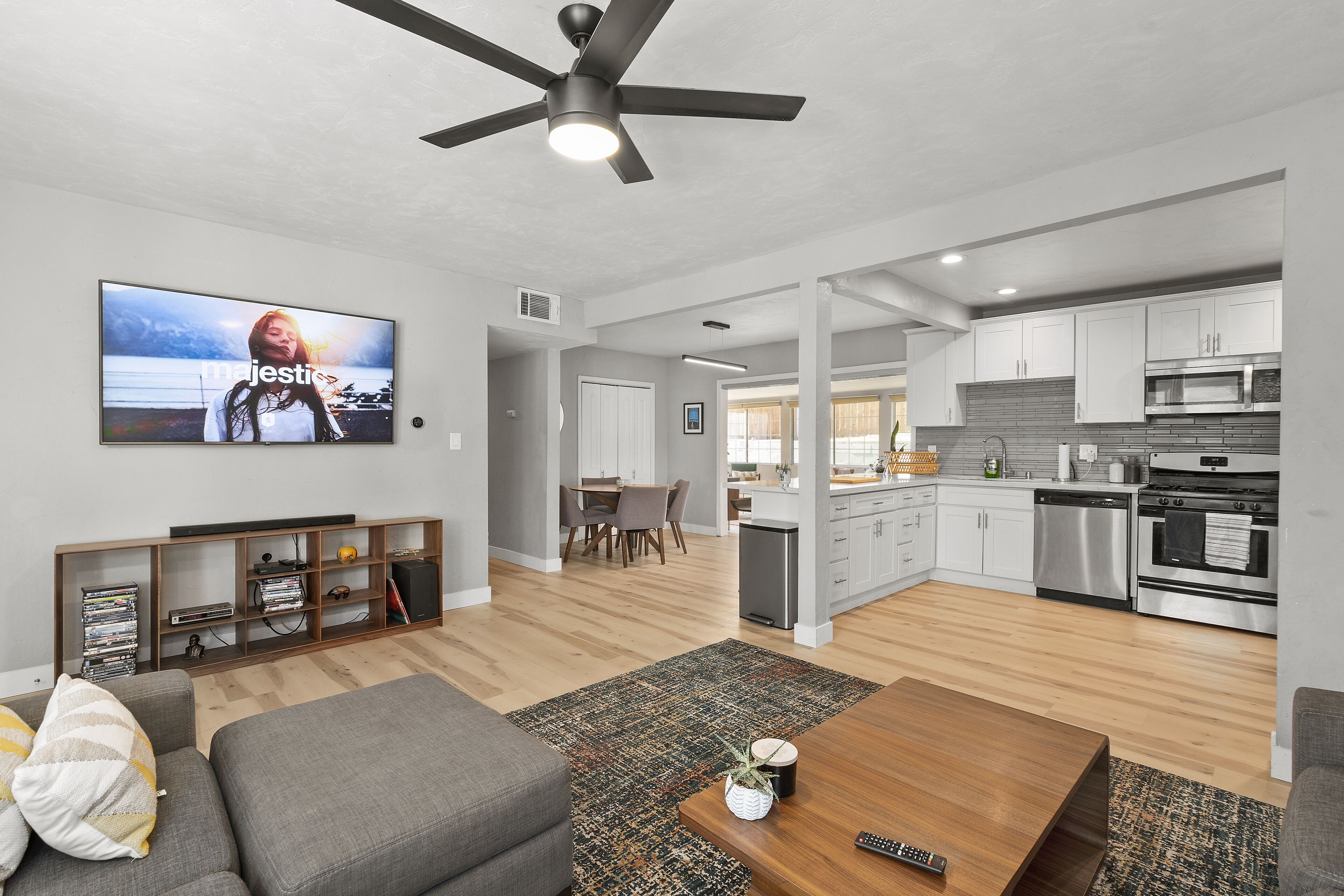 large home 12 minutes to everything, downtown/ocean view