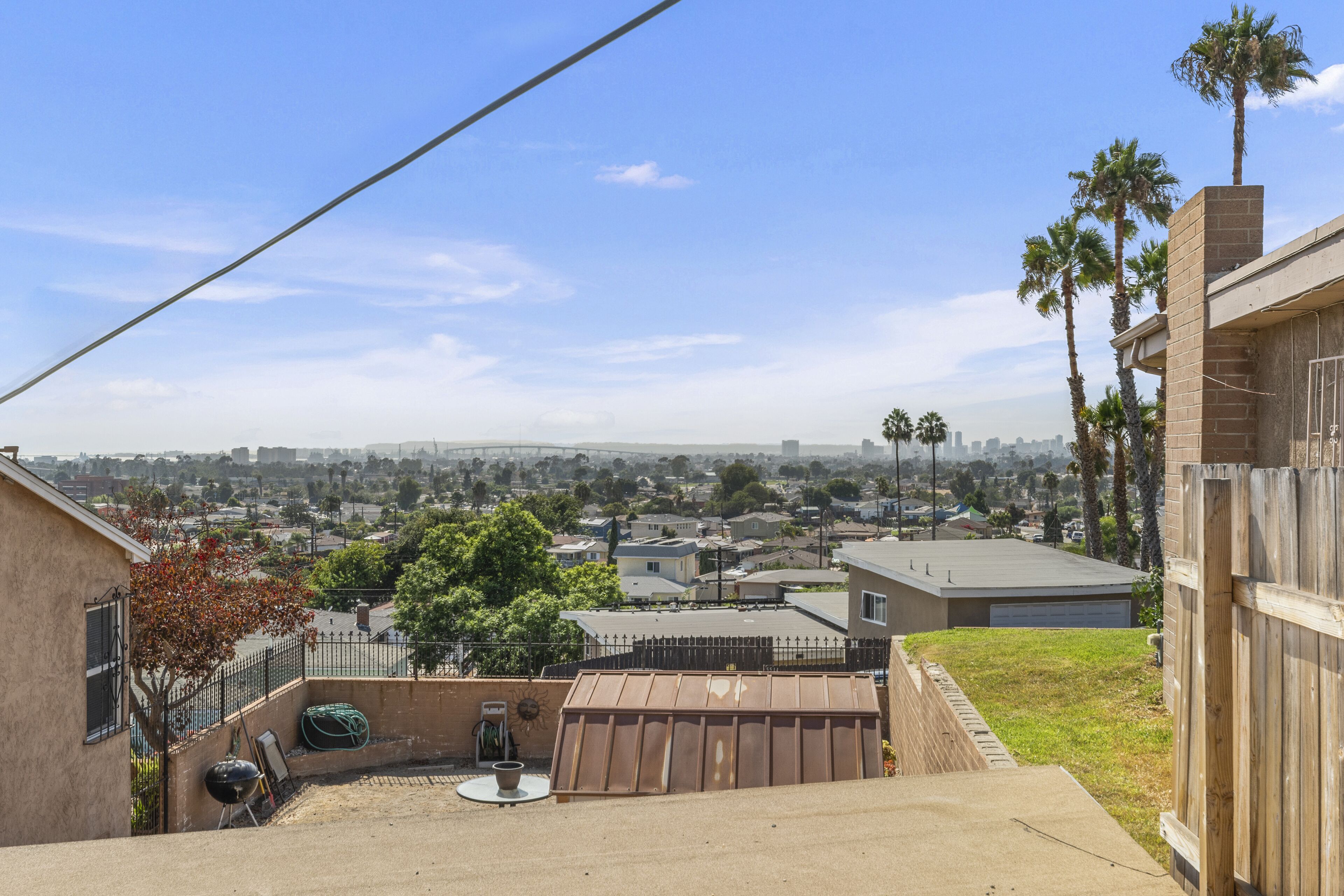 large home 12 minutes to everything, downtown/ocean view