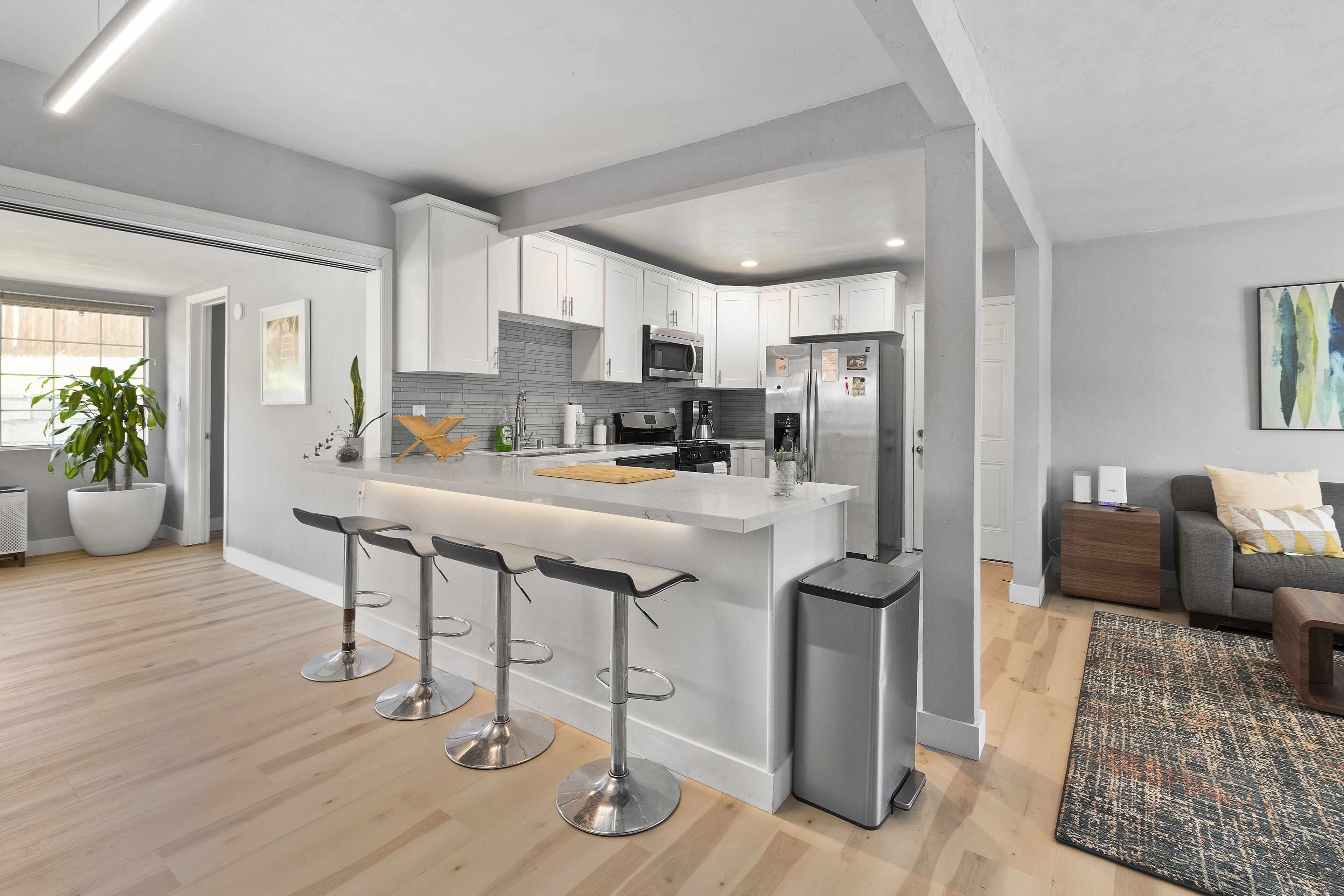 large home 12 minutes to everything, downtown/ocean view