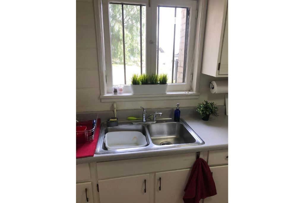 Vintage granny flat 1 mile to beautiful beach