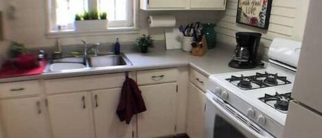 Microwave, oven, coffee/tea maker, electric kettle