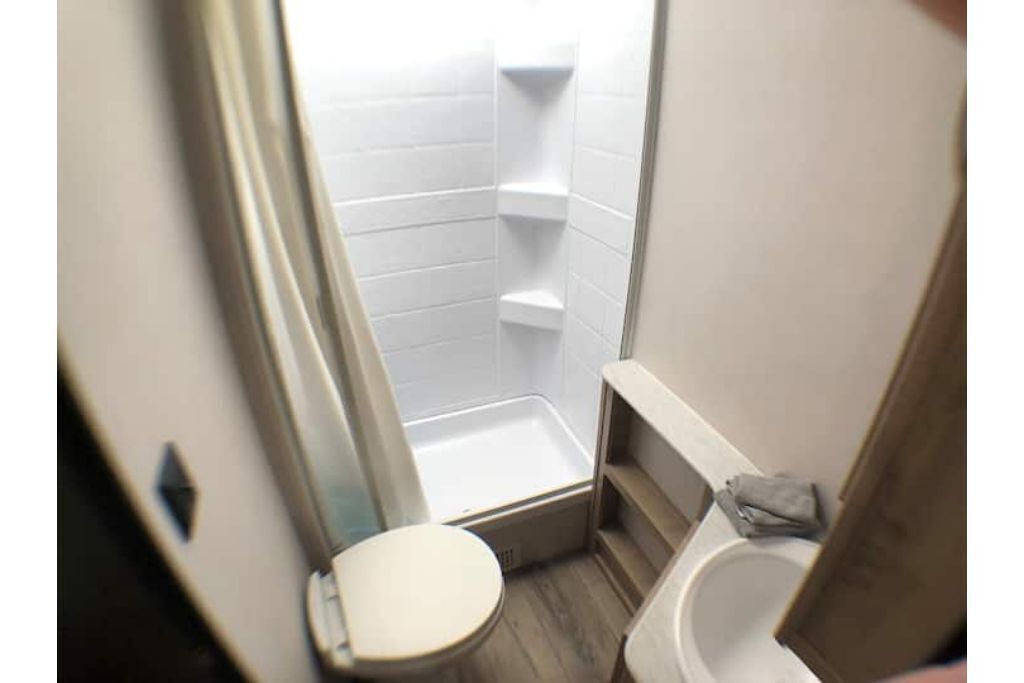 RV with a view, private/1 mile to beautiful beach