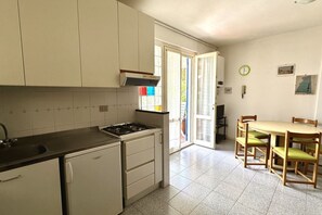 Fridge - M341 - Marcelli, Three-room apartment with garden close to the sea (Marcelli)