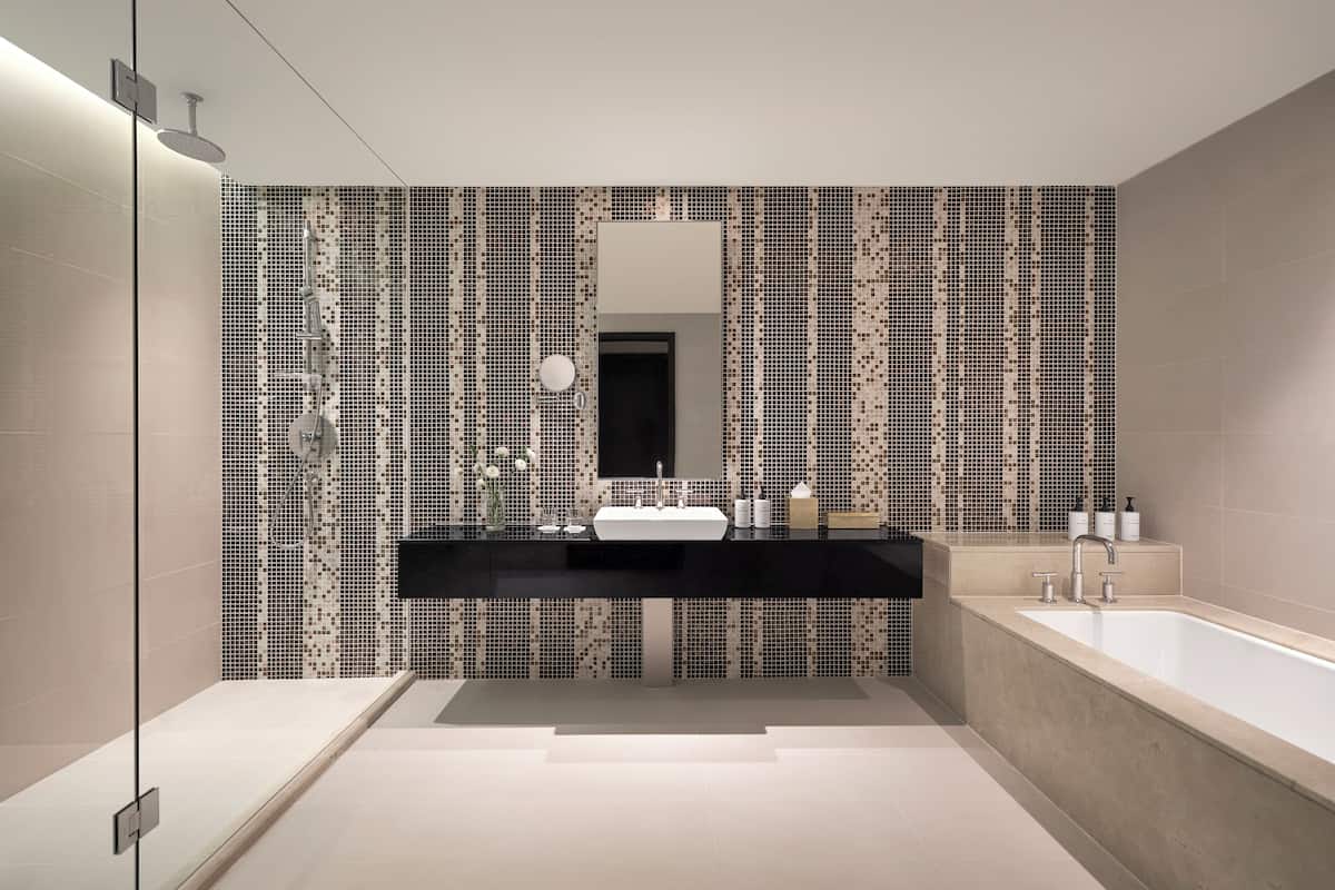 Suite, 2 chambres, vue océan (Horizon, 1 King, 2 Twin Beds) | Salle de bain | Articles de toilette gratuits, sÚche-cheveux, peignoirs, chaussons