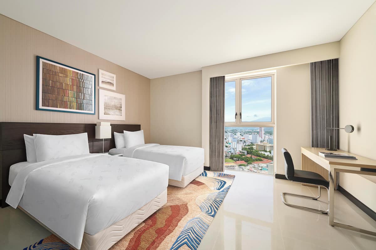 Suite, 2 Bedrooms, Ocean View (Horizon, 1 King, 2 Twin Beds) | In-room safe, laptop workspace, soundproofing, iron/ironing board