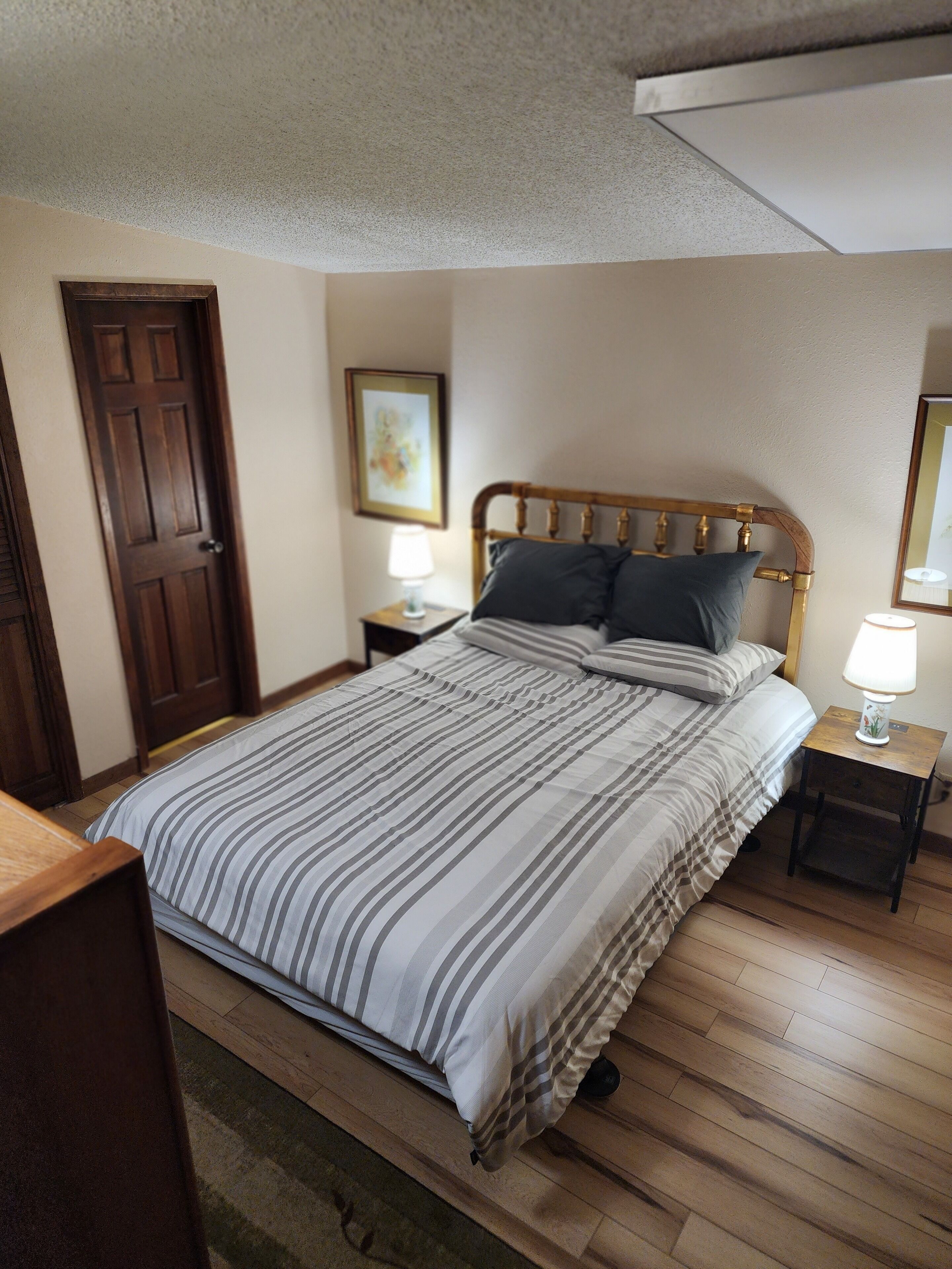 Cozy Condo at Angel Fire Resort!  Skiing, Mountain Biking, walk to the lift