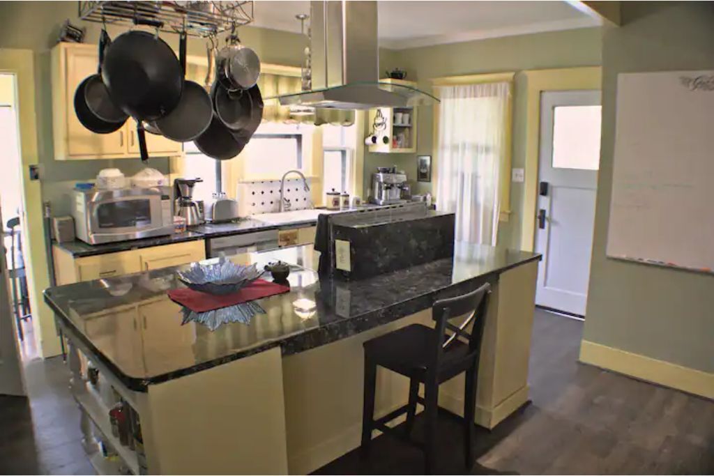 Ole Tyme B&B Warm setting with a country feel.