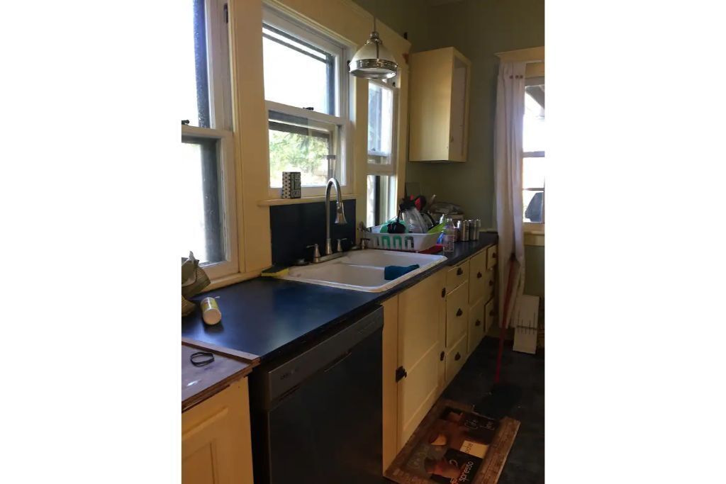 Ole Tyme B&B Warm setting with a country feel.