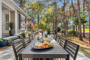 Outdoor dining