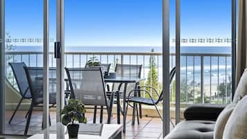 Huoneisto, 3 makuuhuonetta, valtamerinäköala | Parveke