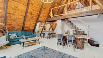 Smart TV, fireplace, music library, stereo