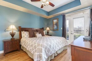 2 bedrooms, WiFi, bed sheets - Beautiful first floor 2 bed, 2 bath condo on the river (Sevierville)