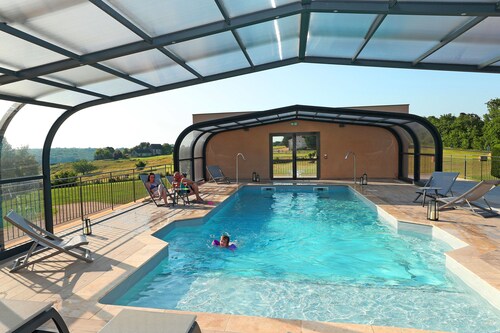 Camping 4* | Piscine Couverte | Mobil-home 6p + TV