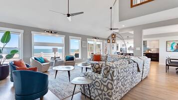 Televisión y chimenea