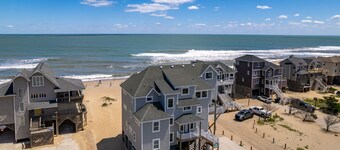 Groovin'*Oceanfront*8 Bedrms*Elevator*2 Hot Tubs