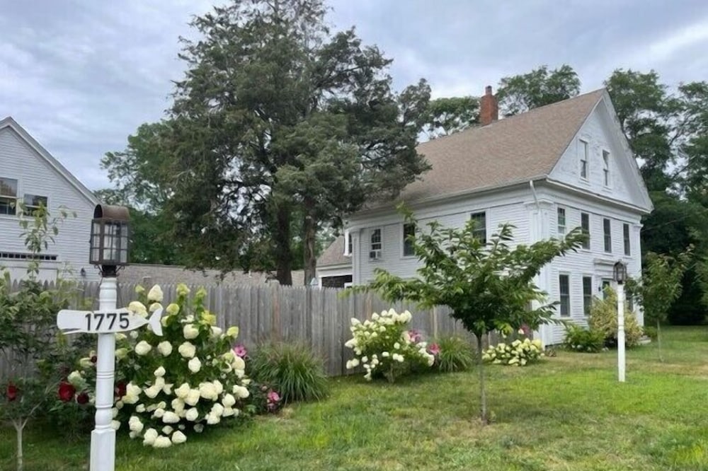 5 Bedroom Antique short drive to National Seashore