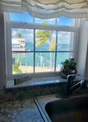 Interior - Venture Out Million Dollar Ocean View (Cudjoe Key)