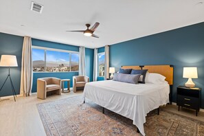 6 bedrooms, iron/ironing board, bed sheets