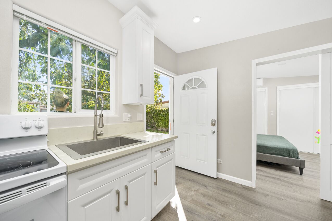 Cute Studio|Beautiful Backyard