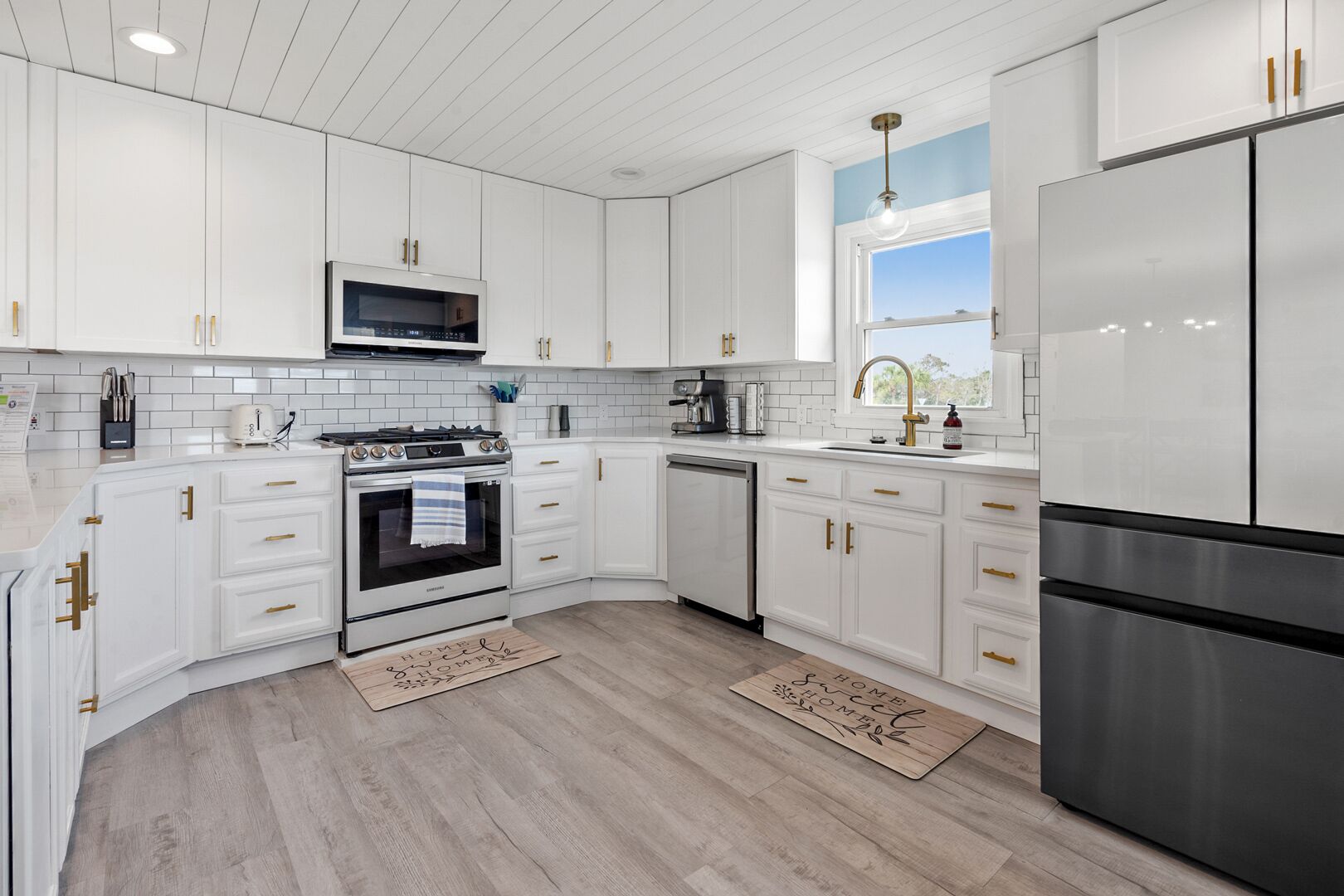 All new channel home with the best of the beach and fishing-perfect family-fun rental