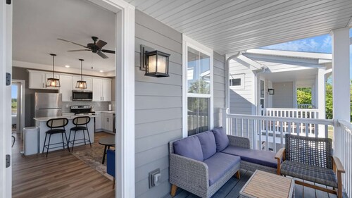 Dog Friendly Condo | Navvy Town Neighborhood