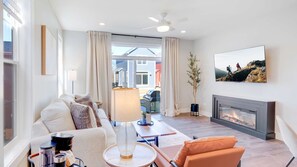 TV - Navvy Town Neighborhood at Heritage Harbor (Ottawa)