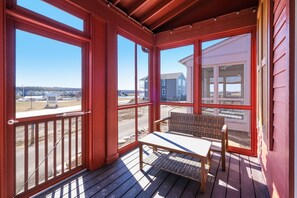 Interior - Red Red Wine | 2 Bed, 2.5 Bath (Ottawa)