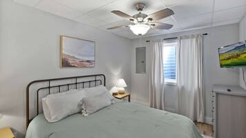 2 bedrooms, iron/ironing board, free WiFi, bed sheets