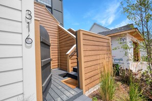 Exterior detail - Rooftop Retreat 1 bed 1 Bath (Ottawa)