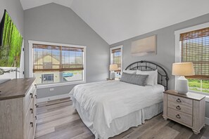 3 室のベッドルーム、アイロン / アイロン台、WiFi (無料)、ベッドシーツ