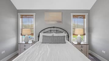 3 makuuhuonetta, silitysrauta/-lauta, ilmainen Wi-Fi, vuodevaatteet