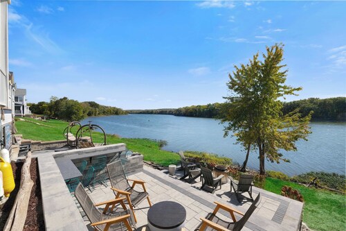 On The Rocks | 3 Bed, 3 Bath