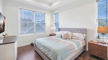 3 bedrooms, iron/ironing board, free WiFi, bed sheets