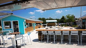 Outdoor dining - The Bunkies @ Heritage Harbor (Ottawa)