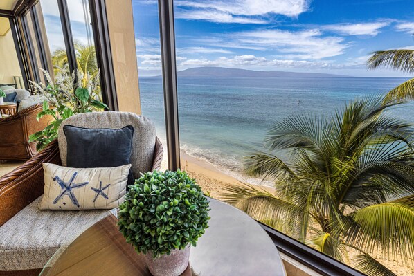 المنشأة من الداخل