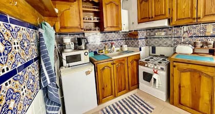 Cozy penthouse with sea view close to the medina and the beach!