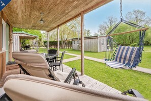 Outdoor dining - Ferienbungalow für max 4 Personen, Haustielfreundlich, Wlan, Kamin - Ferienresort Möwenort Lütow (Lütow)