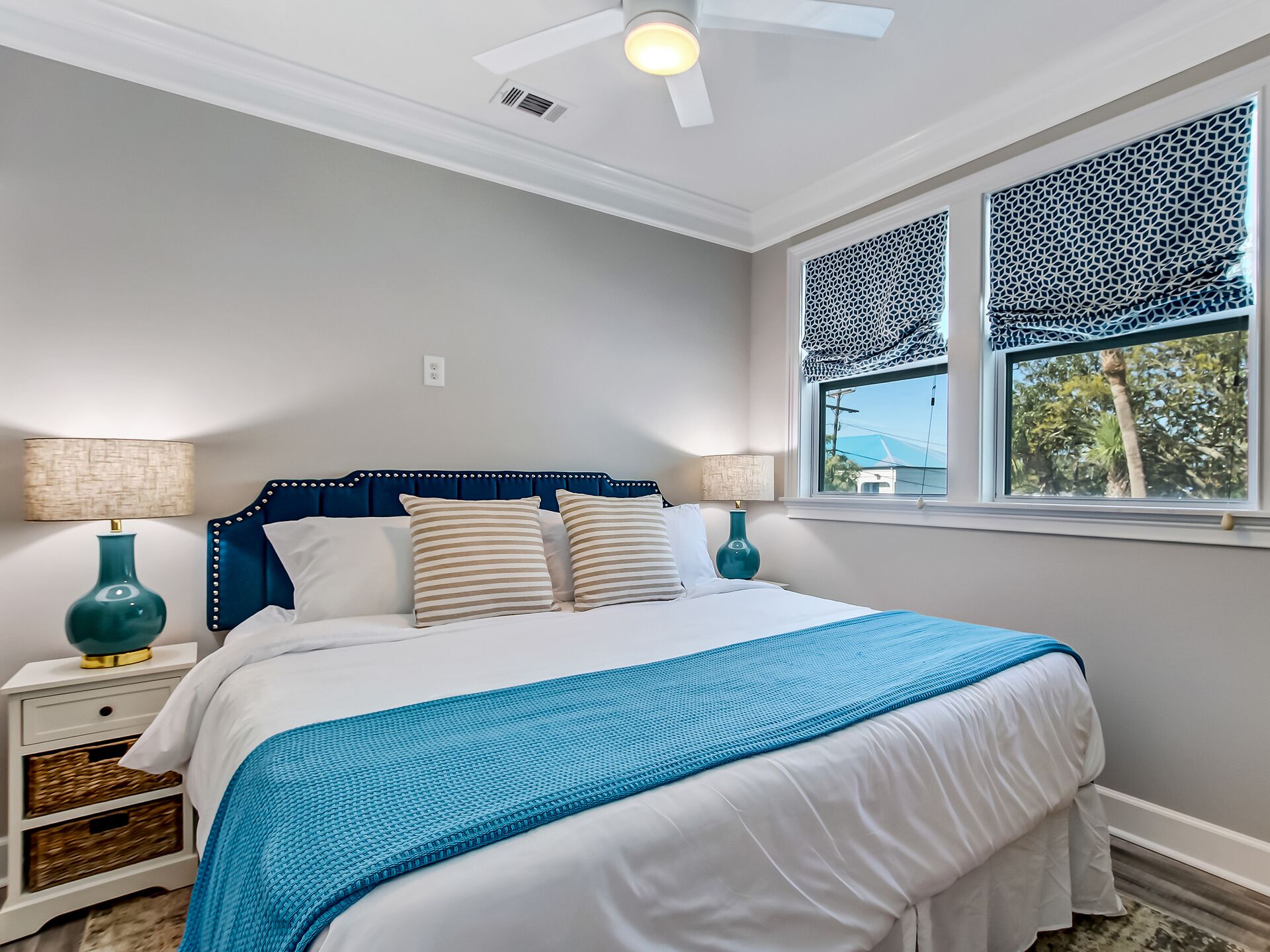 2 多间卧室、熨斗/熨衣板、WiFi、床单