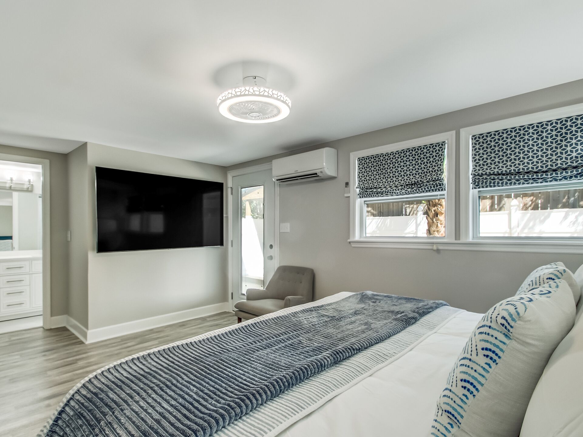 7 bedrooms, iron/ironing board, WiFi, bed sheets