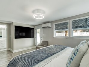 7 bedrooms, iron/ironing board, WiFi, bed sheets