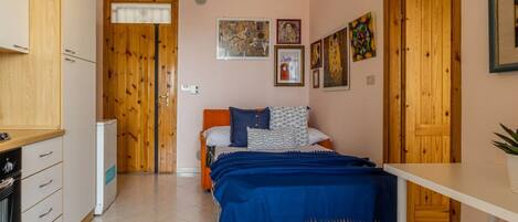 2 bedrooms, iron/ironing board