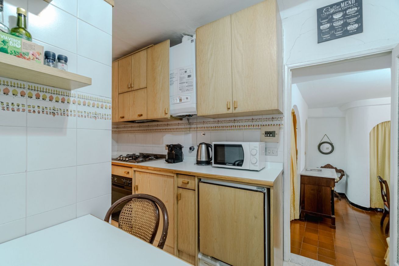 Frigorifero, piano cottura, pentole/stoviglie/utensili