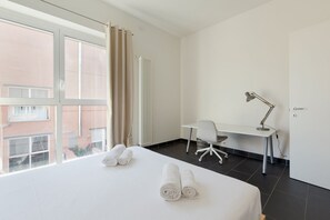1 dormitorio, tabla de planchar con plancha, Internet y ropa de cama